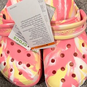 Crocs Classic Marble Cogs…A great piece for any closet